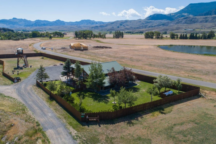 Green Creek Inn — Wapiti, WY
