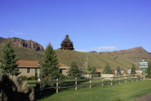 Green Creek Inn - motel and lodge rooms