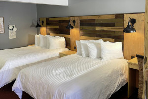 Moose Creek Lodge And Suites